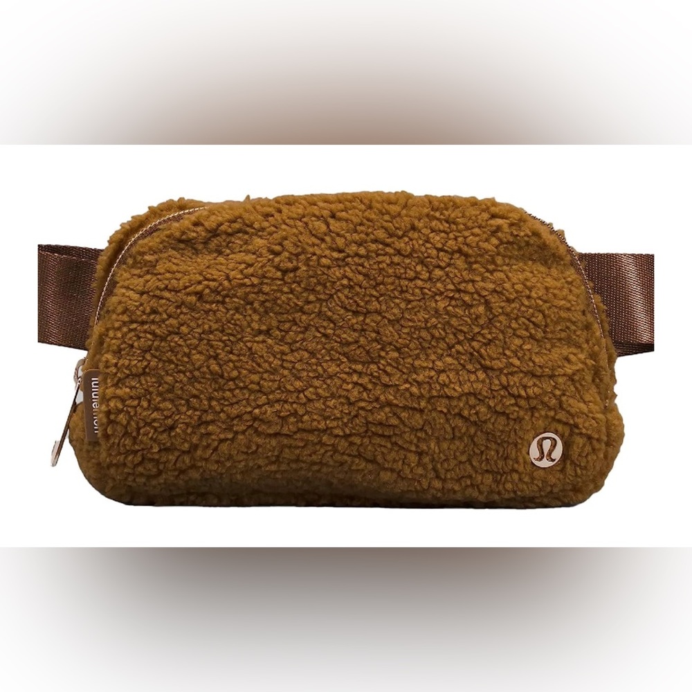 NWT lululemon Everywhere Belt Bag 1L, Burnt Caramel, Fleece